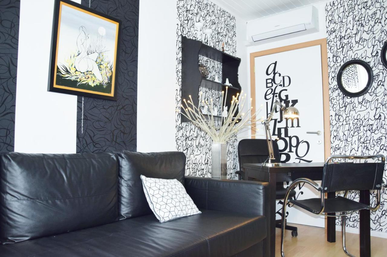 Les Chambourlettes Bed & Breakfast มงส์ ภายนอก รูปภาพ